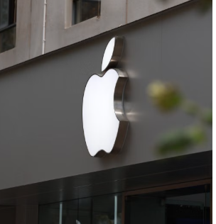 Apple Enters New Era as John Ternus Succeeds Tim Cook as CEO